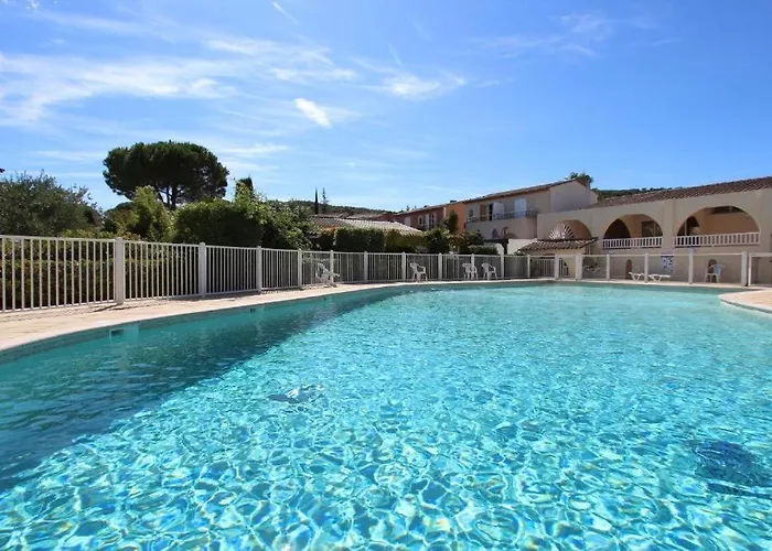 Nouveau-maison Yuccas Будинок відпочинку